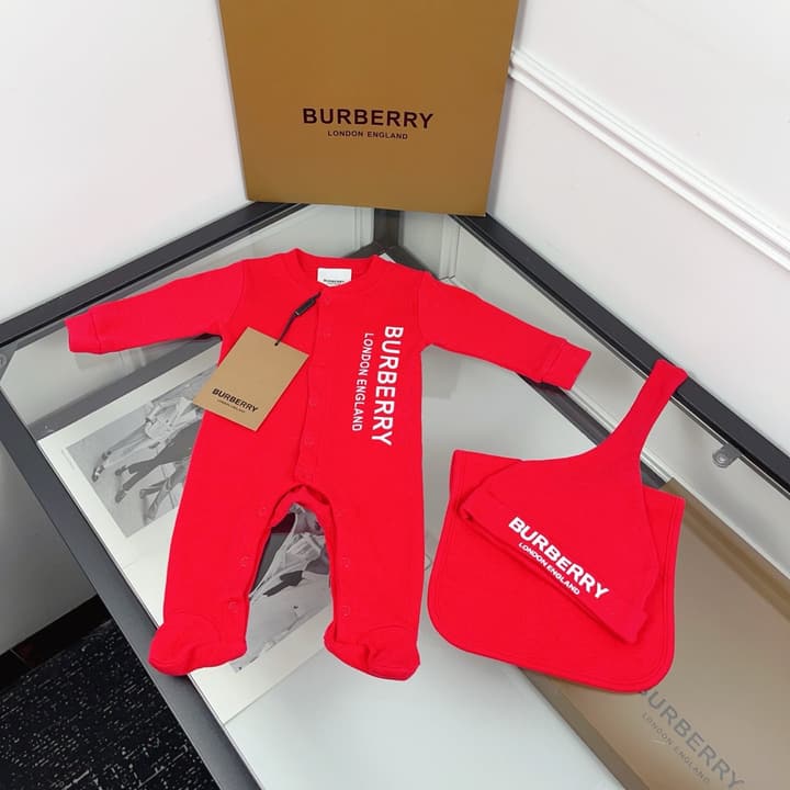 Burberry Classic Infant Three-Piece Set – Kids Collection in Bright Red Set