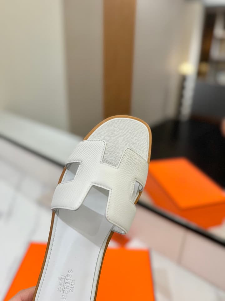 Hermès Classic Epsom Leather Loafers in Green