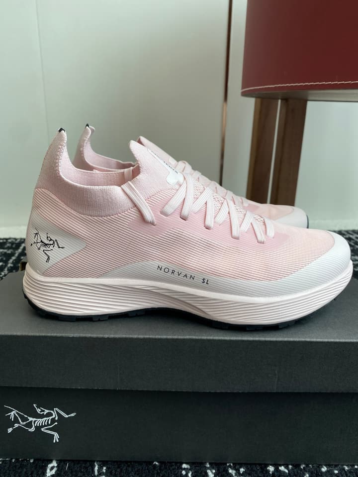 Arc'teryx Konseal Lt Hiking Shoes in All White