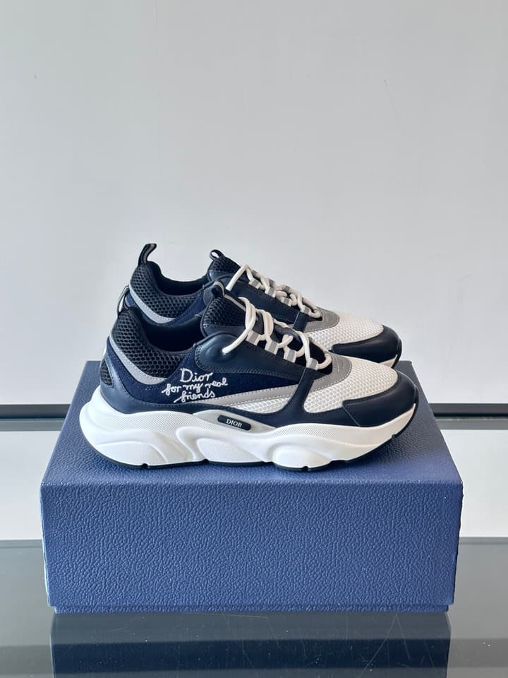 Dior B22 Retro Jogging Sneakers in Black And White Oblique