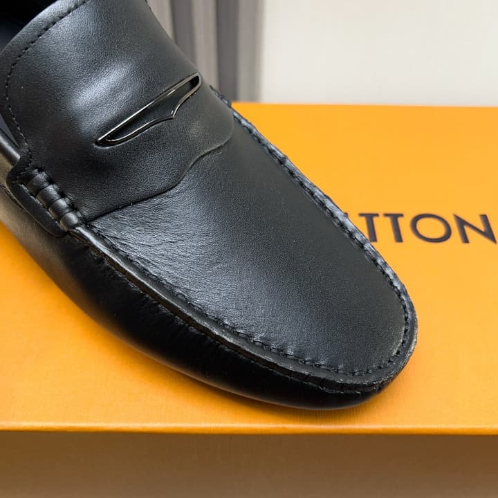 Louis Vuitton Pebbled Leather Driving Shoes in Black Textured Leather