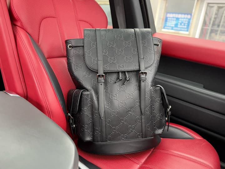 Gucci GG Supreme Men's Travel Backpack in Black Gg Supreme