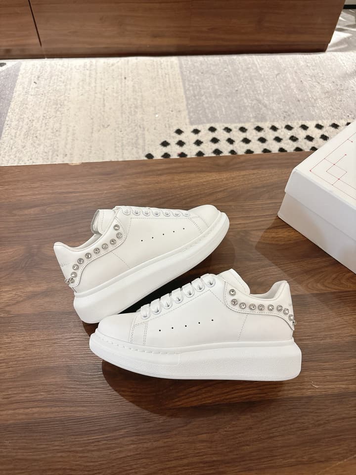 Alexander McQueen Diamond-Tail Oversized Sneakers – 2025SS
