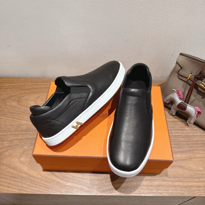Hermès Classic Lightweight Couple's Slides – SS25 in Black Leather