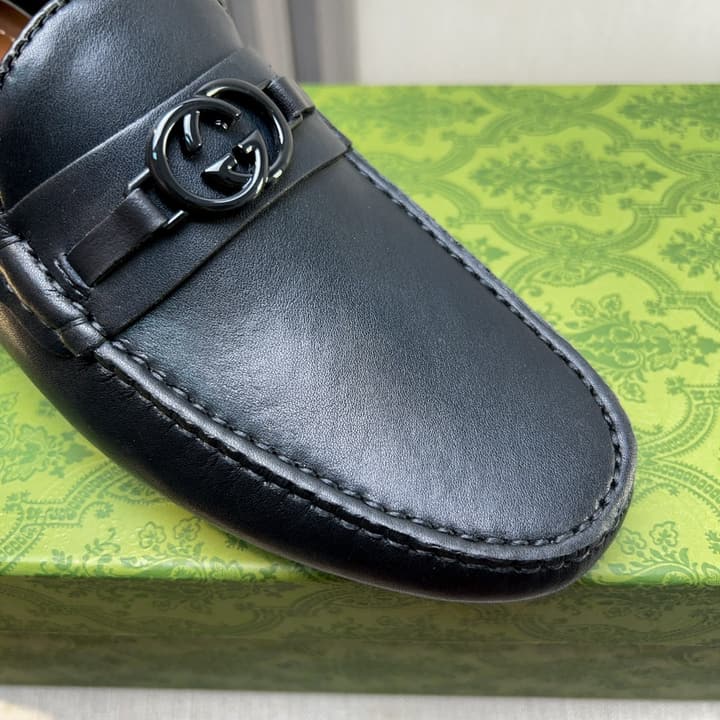 Gucci Premium Leather Loafers in Black Embossed Leather