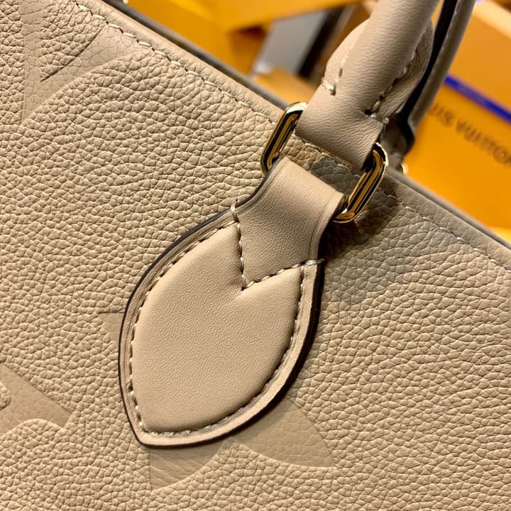 Louis Vuitton ONTHEGO Tote Bag in Light Taupe Monogram