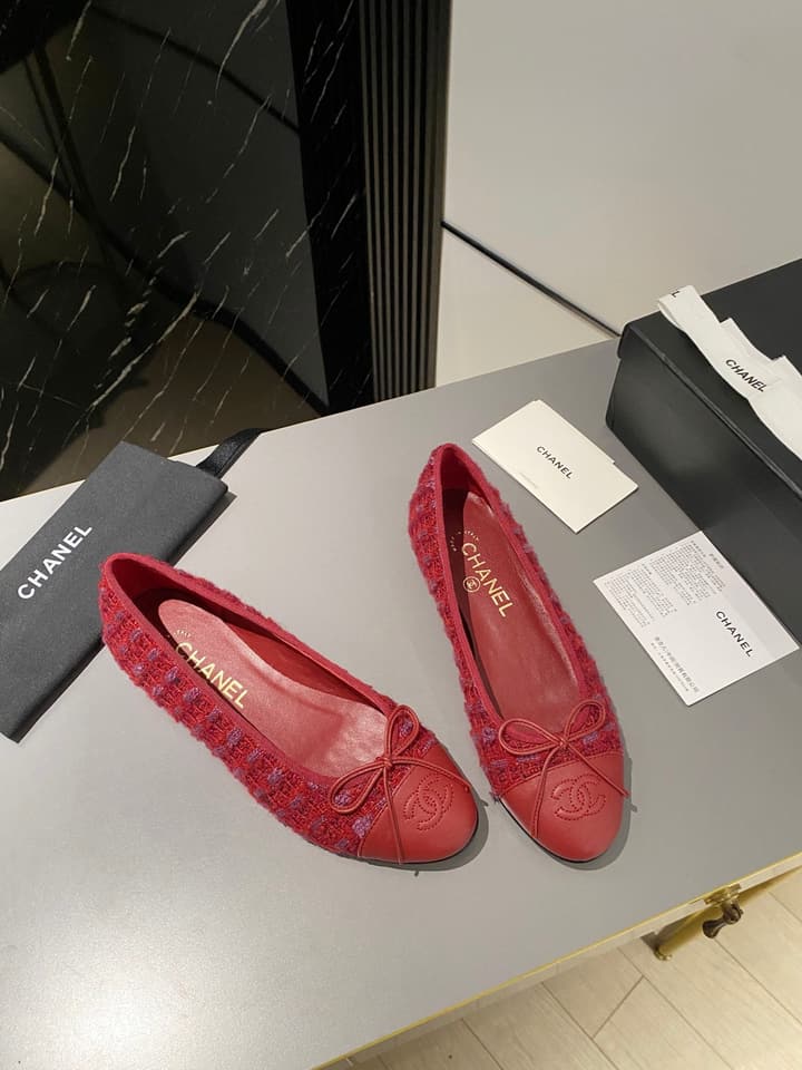 Chanel Classic Ballet Flats in Fuchsia Embossed