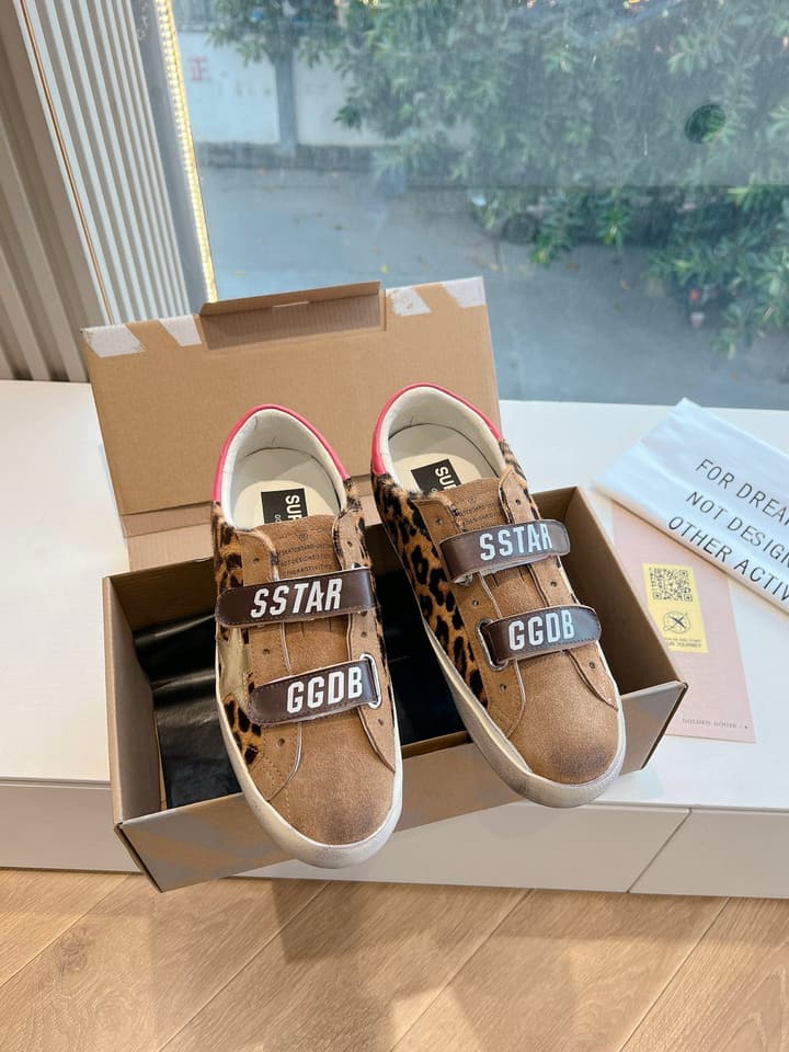 Golden Goose SPACE Series Distressed Sneakers – 2025 Collection in Leopard Print Velcro