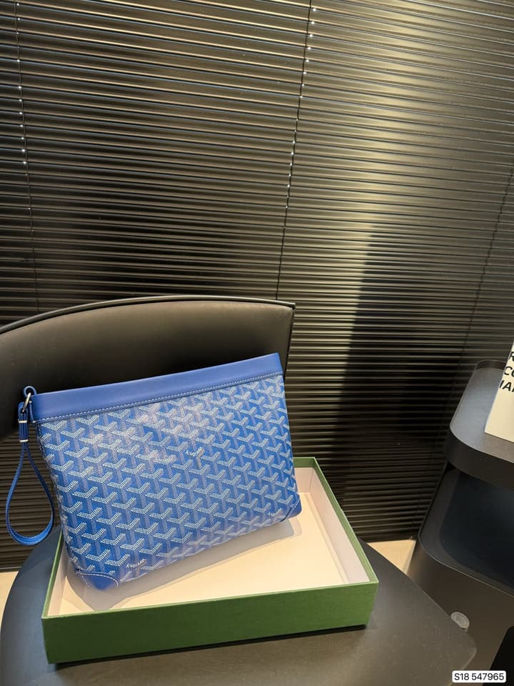 Goyard Unisex Clutch Bag in Black