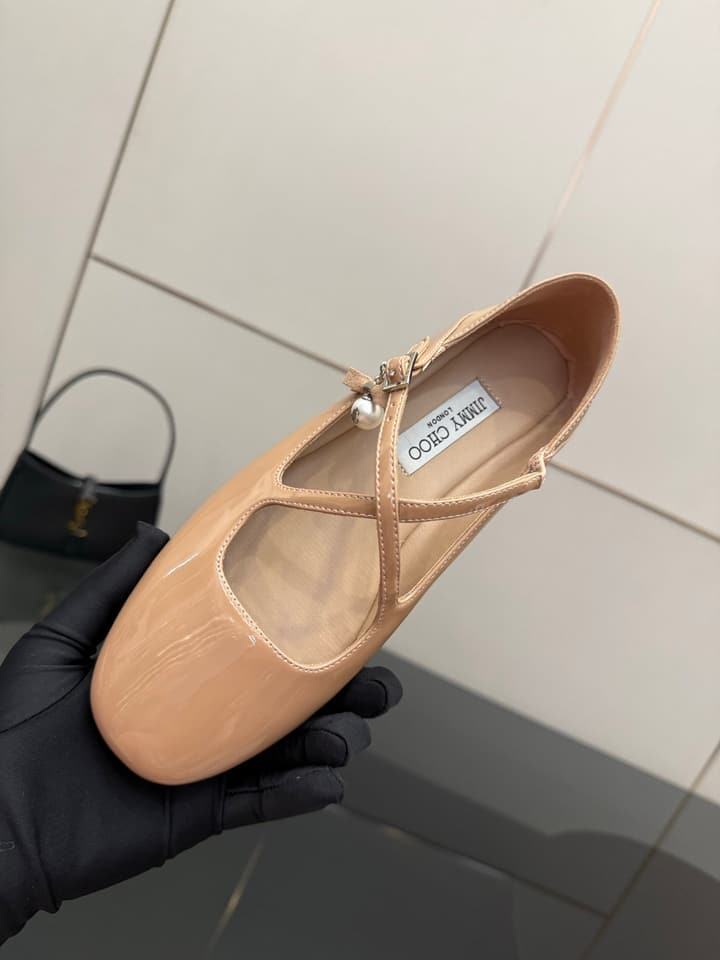 Jimmy Choo Patent Leather Ballerina Flats – 25SS in Black Patent