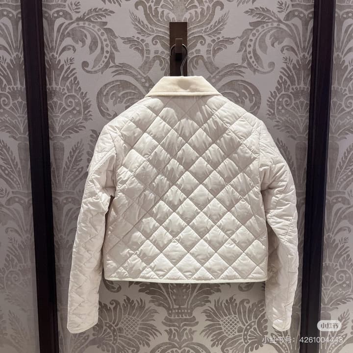Moncler Diamond Quilted Padded Short Jacket in Black