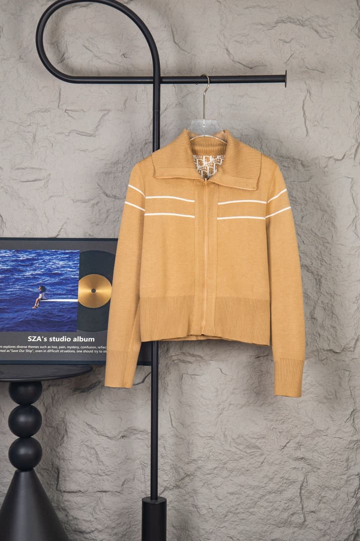 Dior Classic Oblique Reversible Cashmere Sweater – 25FW in Camel Oblique Pattern