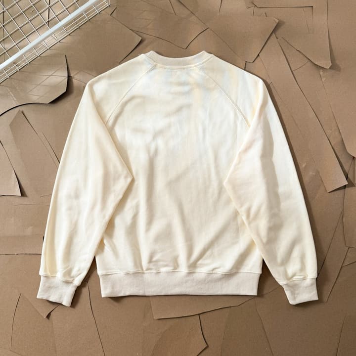 AMI Paris Ami de Coeur Raglan Crewneck Sweatshirt – 25FW in Apricot With Clear Heart