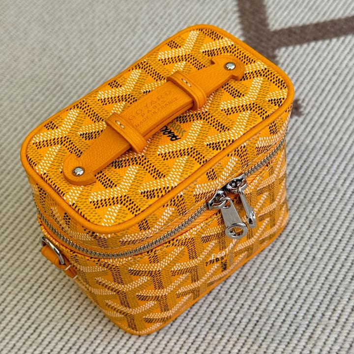 Goyard Muse Vanity Ultra Mini Cosmetic Bag in Blue