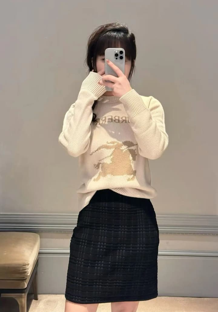 Burberry Equestrian Knight Jacquard Crewneck Sweater in Black