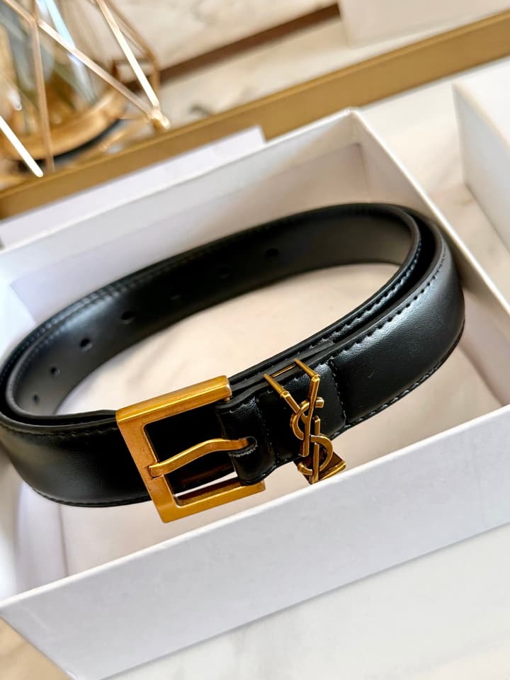 Saint Laurent Classic Leather Belt – 2.5cm in Black Leather With Gold Buckle