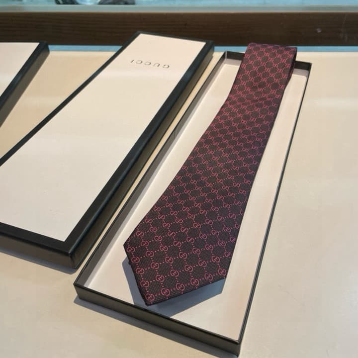 Gucci GG Logo Jacquard Silk Tie in Black