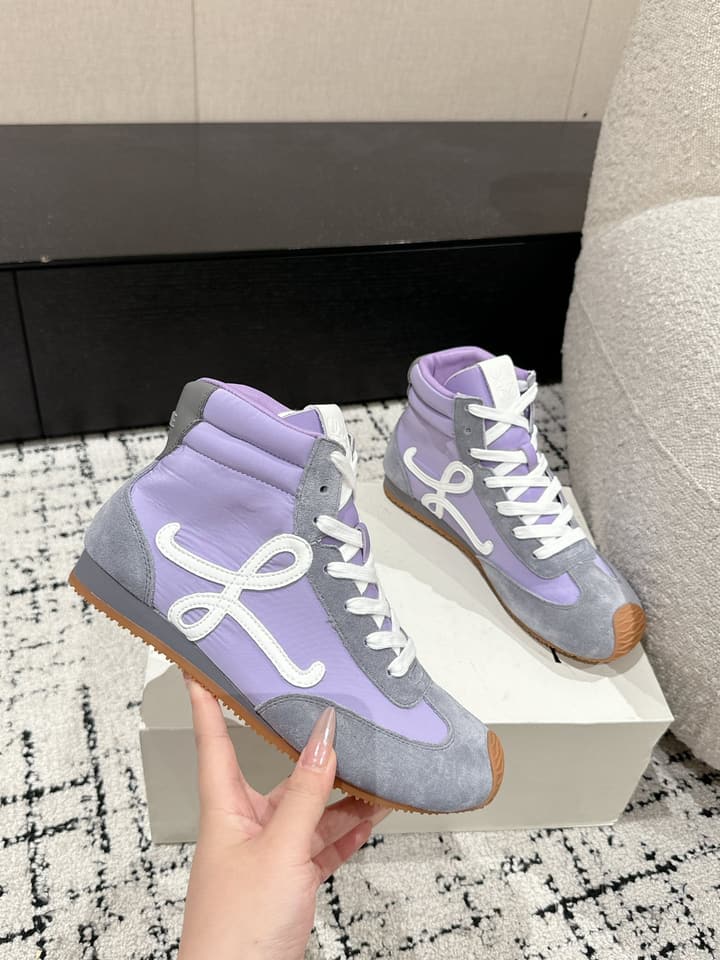 Loewe Flow Runner 2.0 Runway Sneakers – 25SS in All White With Gum Sole