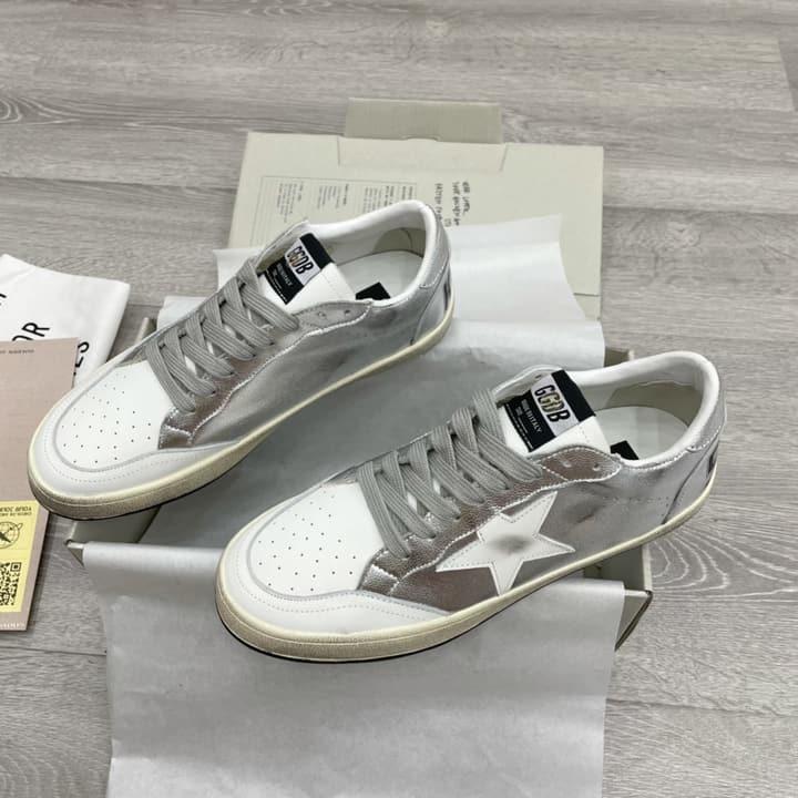 Golden Goose Ball Star Sneakers – 2023 Spring Collection in Silver Metallic With White Toe