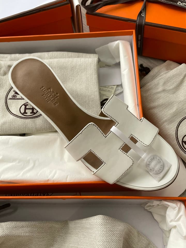 Hermès Classic H Slippers in Cream Leather