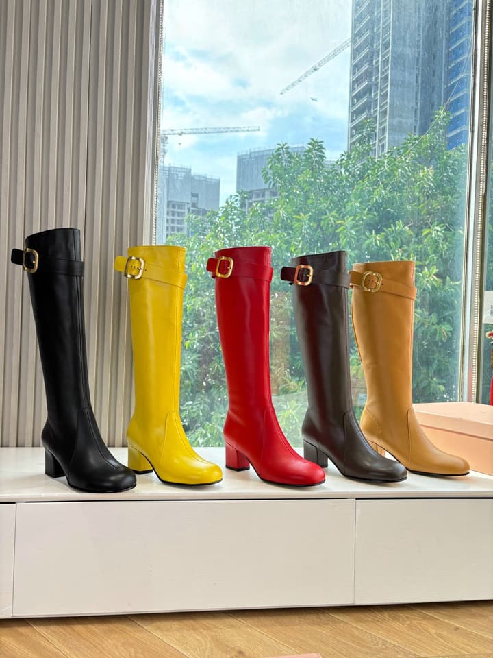 Miu Miu Chelsea Knee-High Boots – 25FW in Black