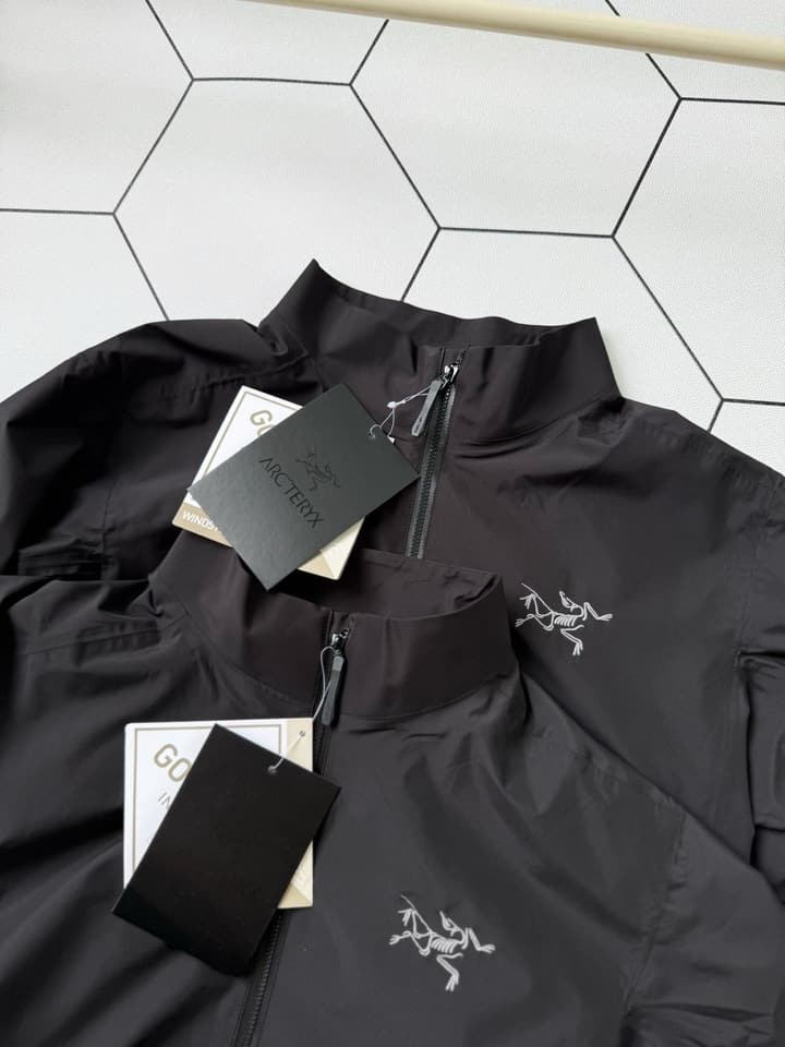 Arc'teryx Solano Windbreaker Jacket – 2025 Model in Black Solano Jacket