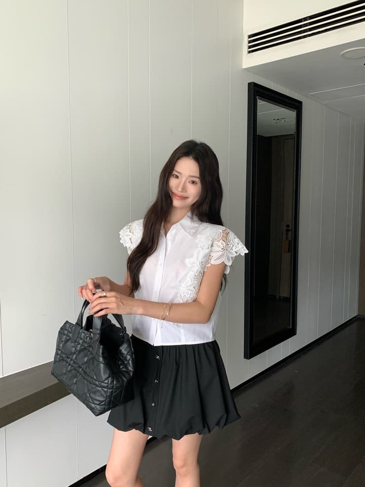 Celine Lace-Spliced Cropped Shirt – Spring/Summer Collection – 26SS in White