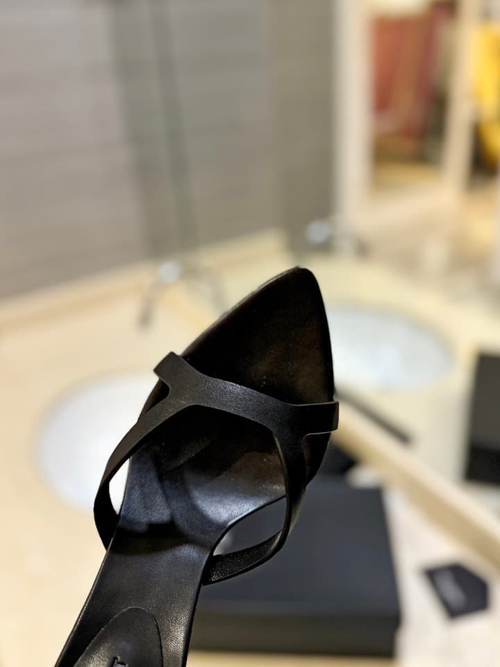 Saint Laurent Pumps – Spring/Summer Collection in Black