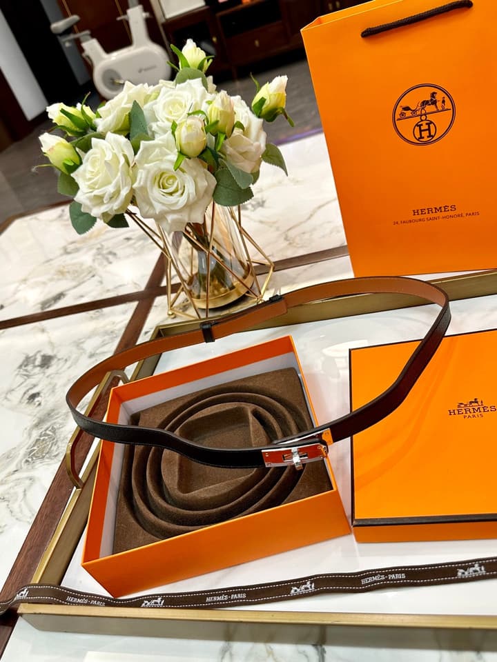 Hermès Slim Leather Belt – 2.0cm in Black With Silver Buckle