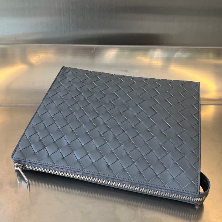 Bottega Veneta Intrecciato Vertical Clutch Bag in Classic Black