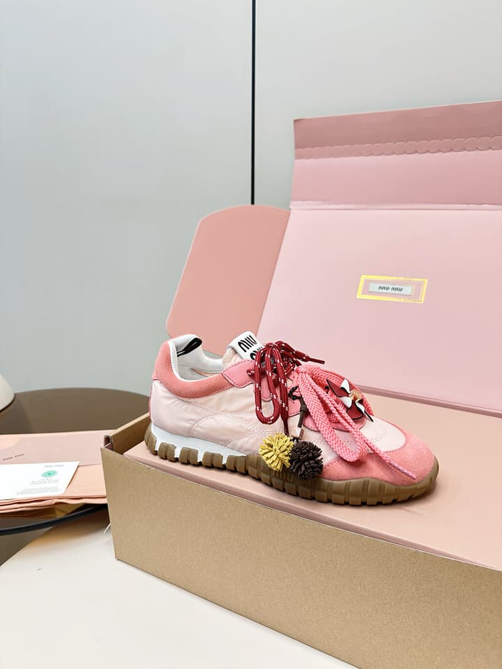 Miu Miu German Training Casual Shoes – 25SS Spring/Summer Runway Collection in Caramel Tan & Emerald Green Ribbons