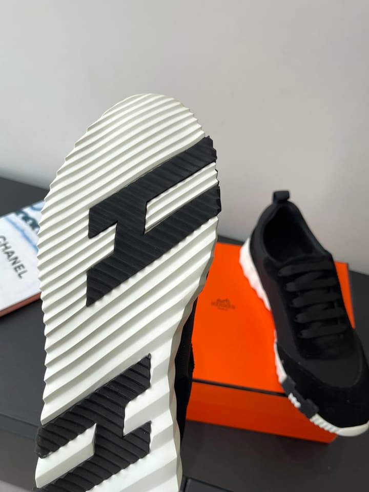 Hermès Classic Couple's Casual Sneakers in Black