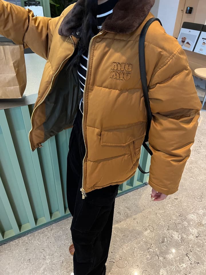 Miu Miu Double-Layer Fur Collar Puffer Down Jacket – 2024FW