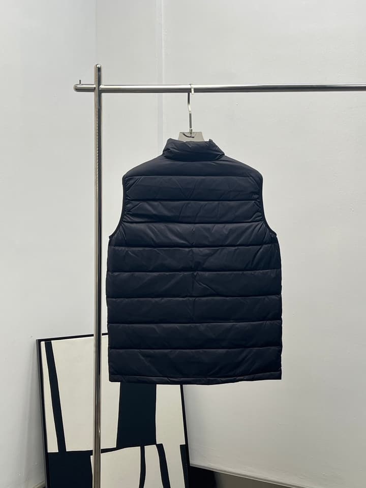Moncler Solid Logo Down Vest – 25SS in Classic Black