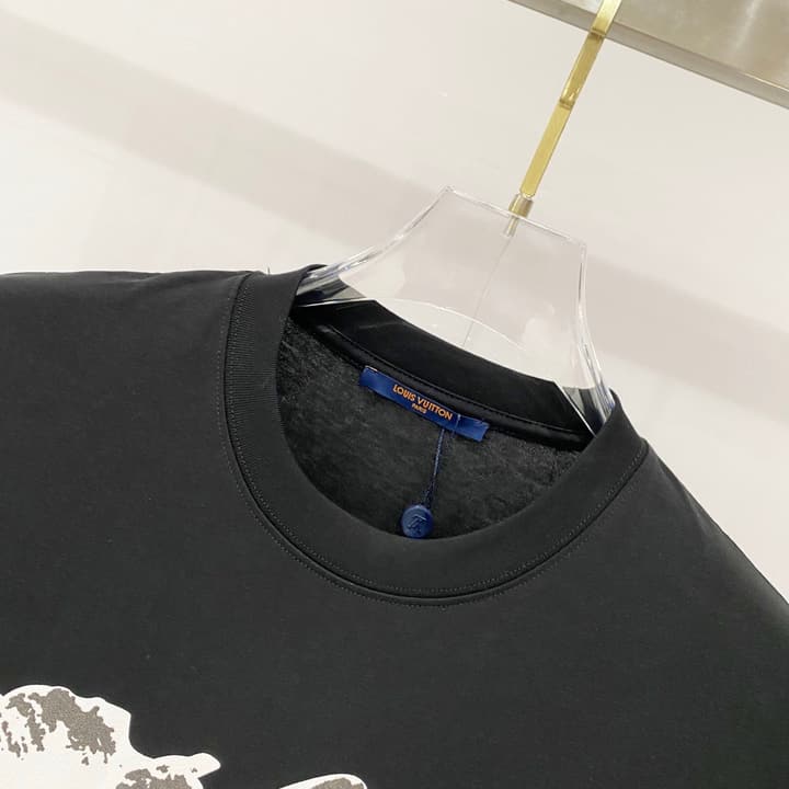 Louis Vuitton Snow Mountain Ice Cube Logo T-Shirt in Black