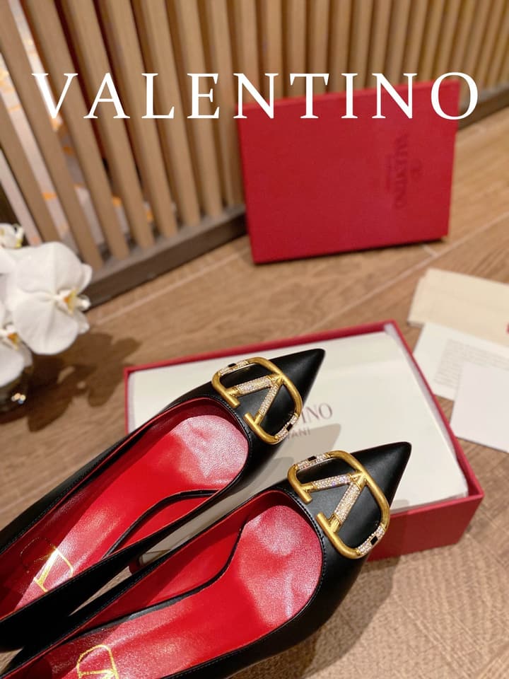 Valentino VLogo Signature Crystal Pumps – 2022 Collection in Black Patent Leather
