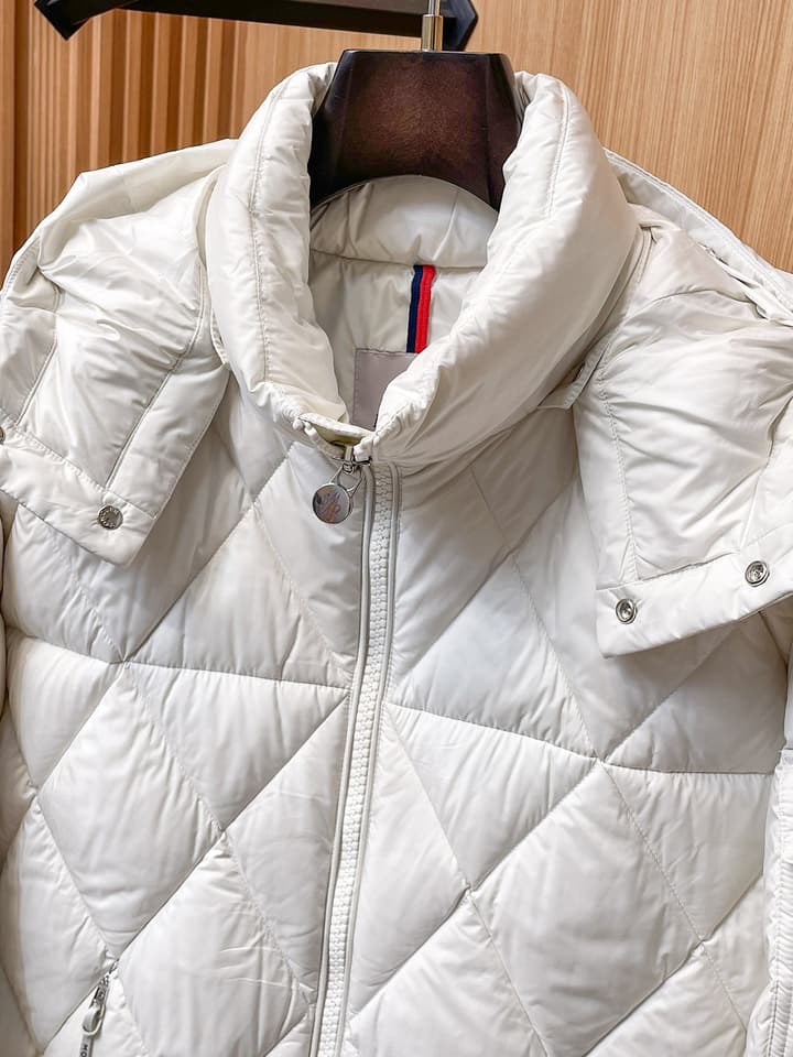 Moncler Structural Tailored Down Jacket – 2025 Collection in Diamond Quilted Black