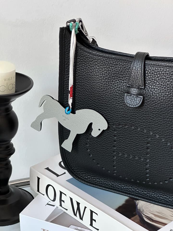 Hermès Evelyne 23 Shoulder Bag