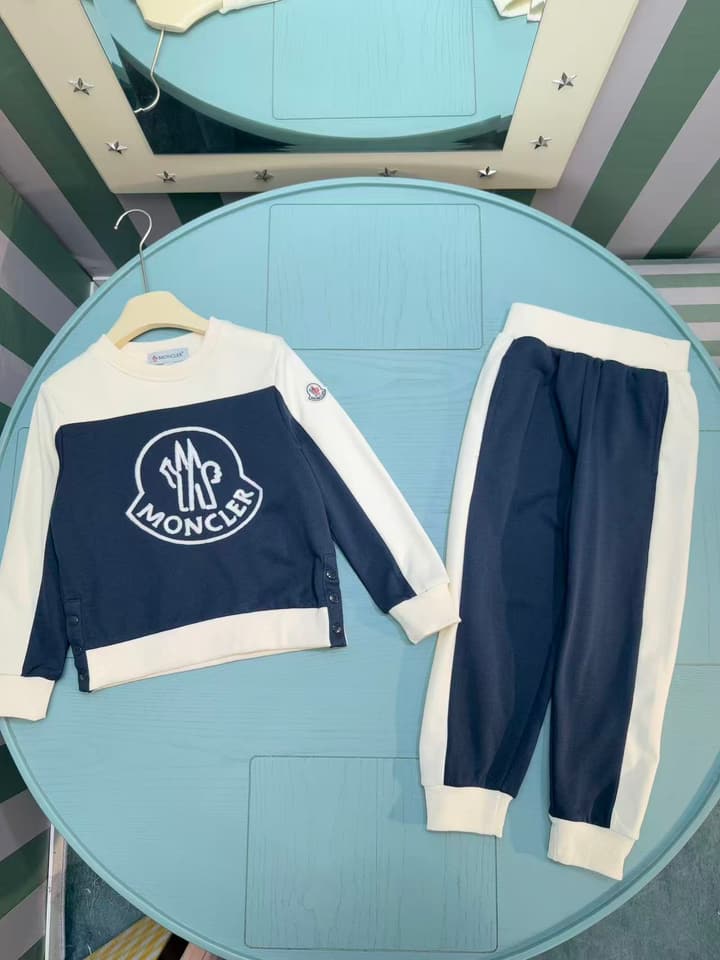 Moncler High-End Kids Crewneck Tracksuit – Kids Collection – 2025AW in Navy Blue And Cream Color Block