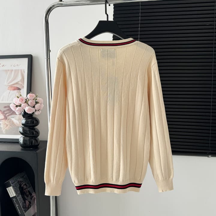 Gucci V-Neck Italian Knit Sweater in Apricot