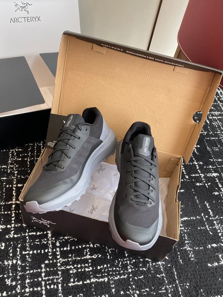 Arc'teryx Norvan VT Trail Running Shoes in Black With White Sole