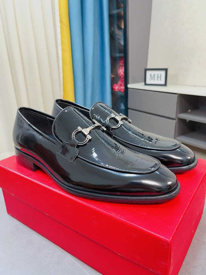 Ferragamo Top-Tier Men's Business Dress Shoes in Black Patent Loafer