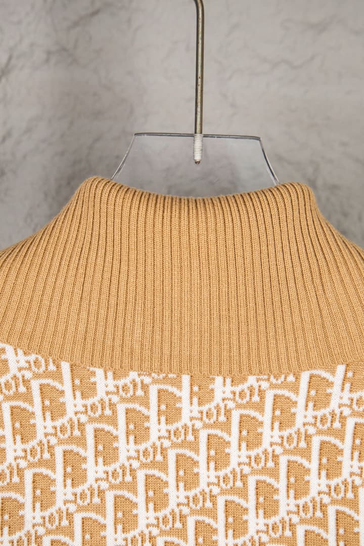 Dior Classic Oblique Reversible Cashmere Sweater – 25FW in Camel Oblique Pattern