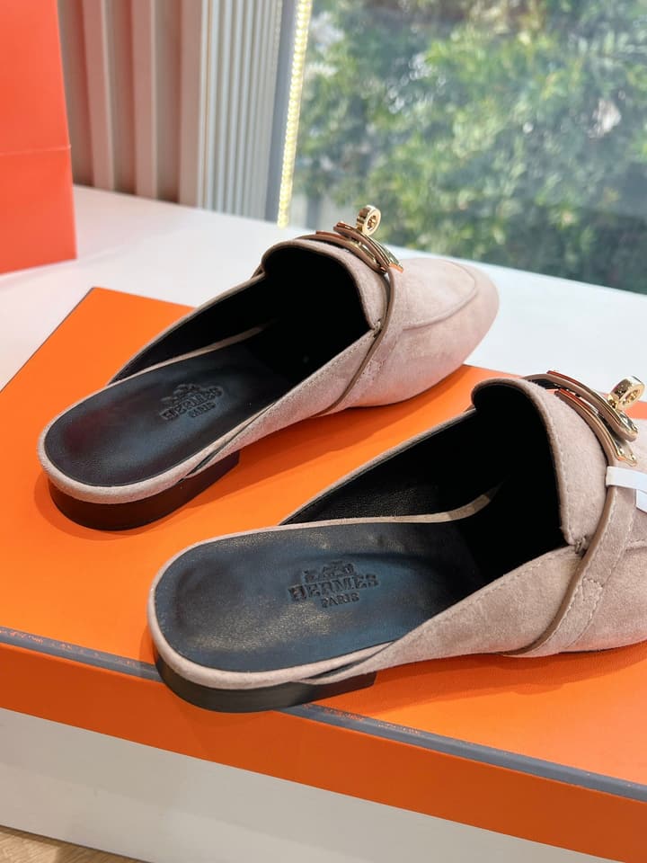 Hermès Mules Loafers – 2025 Spring/Autumn Collection in Dark Green Suede