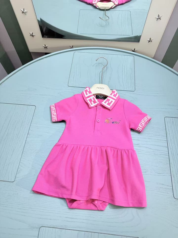 Fendi Lapel Baby Romper Dress – 2025SS in Fuchsia Pink Logo Collar Romper Dress