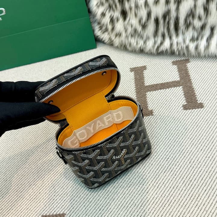 Goyard Muse Vanity Ultra Mini Cosmetic Bag in Blue