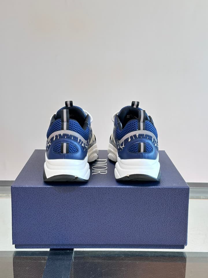 Dior B22 Men's Retro Jogging Sneakers in Black And White Patterned