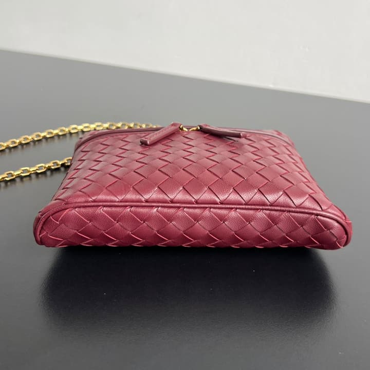 Bottega Veneta Soft Vanity Chain Vanity Case in Black