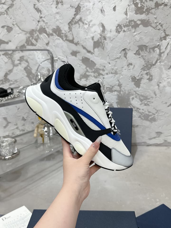 Dior B22 Men's Retro Jogging Sneakers in Black And White Patterned