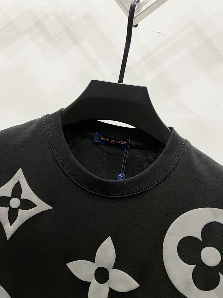 Louis Vuitton Monogram Clover Print T-Shirt in Classic Black